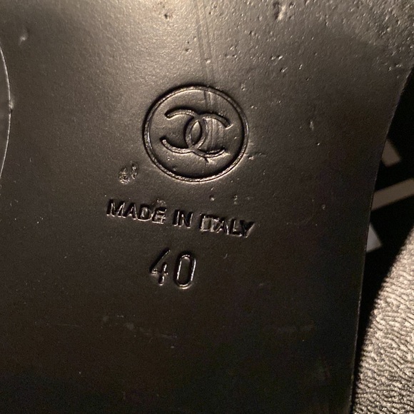 Brand new only worn once bought from store comes with receipt and box classic - Picture 5 of 6